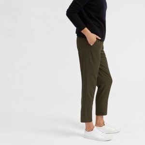 The Italian GoWeave Easy Pants in Surplus Green